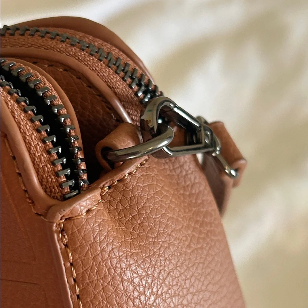 NWOT/ Never Used Steve Madden Tan Embossed Crossbody Bag